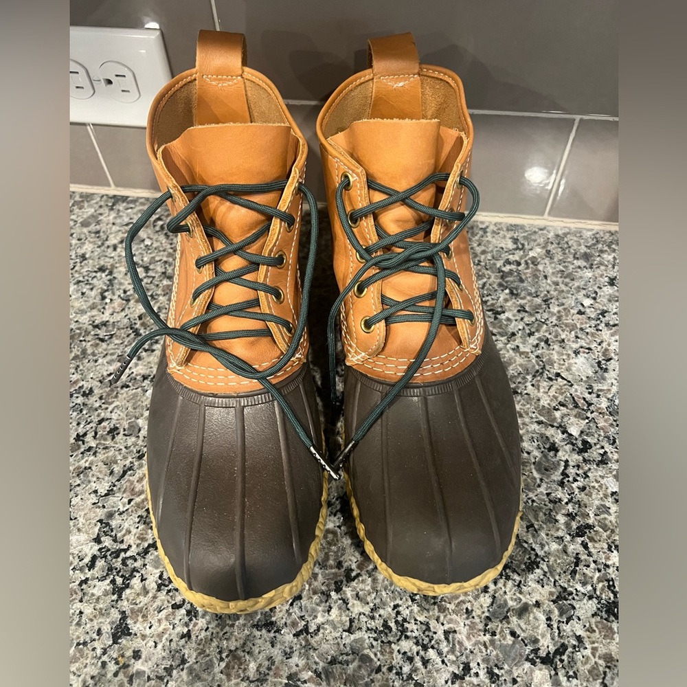 LL Bean Men’s Bean Boots Size 10M Worn VERY GENTLY WORN snow rain boots L.L. 10